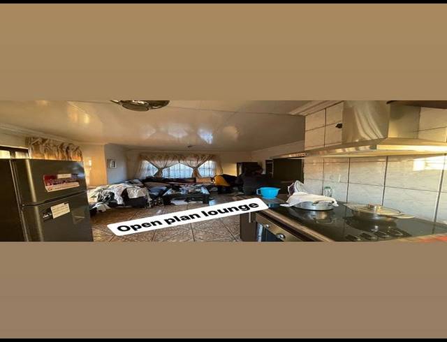 2 BEDROOM HOUSE FOR SALE IN BEVERLY HILLS